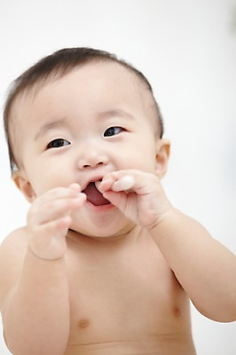 포토 JPG 스튜디오촬영 여자 어린이라이프 실내 한명 들기 사람 동양인 상반신 앞모습 숟가락 한국인 아기 먹기 이유식 여자만 여자한명만 아기만 여자아기만 여자아기한명만 국내포토 1 라이프스타일 어린이 음식 뷰포인트 모션 수저 인종 내부 파일형식