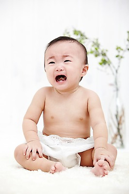 포토 JPG 스튜디오촬영 전신 식물 여자 어린이라이프 화분 실내 한명 사람 앉기 동양인 앞모습 한국인 슬픔 아기 찡그림 울음 여자만 여자한명만 아기만 여자아기만 여자아기한명만 국내포토 1 라이프스타일 감정 어린이 뷰포인트 모션 표정 인종 내부 파일형식