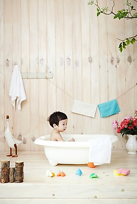 포토 JPG 스튜디오촬영 식물 남자 꽃 어린이라이프 오리 욕조 실내 한명 사람 동양인 상반신 옆모습 수건 위생용품 장난감 귀여움 꽃병 목욕 한국인 나뭇가지 아기 나무울타리 남자만 남자한명만 아기만 남자아기만 남자아기한명만 국내포토 나무 1 라이프스타일 어린이 뷰포인트 생활용품 컨셉 조류 인종 내부 울타리 청결 파일형식