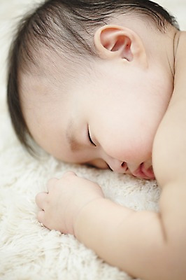 포토 JPG 스튜디오촬영 여자 어린이라이프 얼굴 엎드리기 실내 한명 사람 동양인 근접촬영 상반신 신체부위 눕기 눈감음 카펫 한국인 아기 잠 수면 낮잠 여자만 여자한명만 아기만 여자아기만 여자아기한명만 국내포토 1 라이프스타일 어린이 뷰포인트 모션 인종 내부 물 파일형식