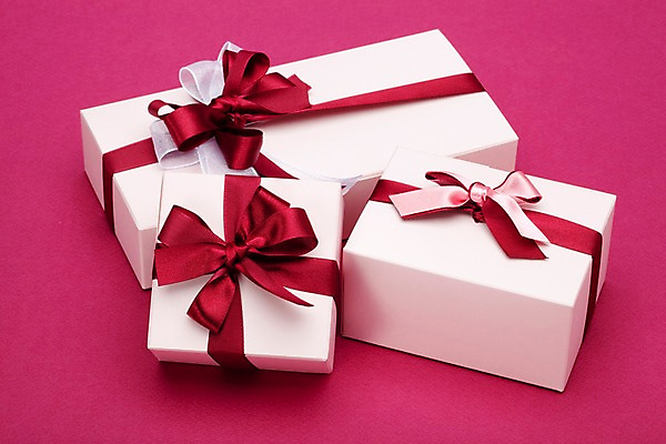 포토 JPG 스튜디오촬영 기념일 리본 분홍색 컬러 포장 실내 선물포장 선물 이벤트 사람없음 장식 선물상자 상자 여러개 다양 오브젝트 국내포토 다수 내부 파일형식