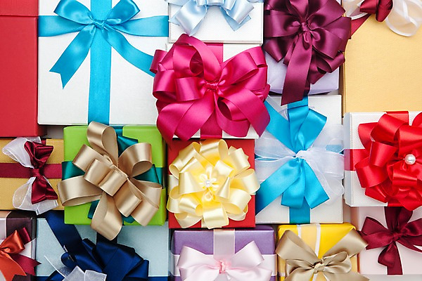 포토 JPG 스튜디오촬영 기념일 리본 백그라운드 포장 실내 선물포장 선물 이벤트 사람없음 장식 선물상자 상자 컬러풀 여러개 다양 오브젝트 국내포토 컬러 다수 내부 파일형식