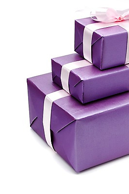 포토 JPG 스튜디오촬영 기념일 리본 컬러 포장 실내 선물포장 선물 누끼 이벤트 근접촬영 사람없음 장식 선물상자 상자 보라색 여러개 자주색 오브젝트 국내포토 뷰포인트 다수 내부 파일형식