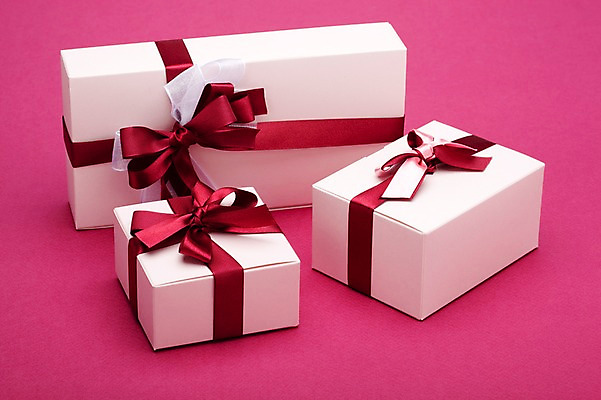 포토 JPG 스튜디오촬영 기념일 리본 분홍색 컬러 포장 실내 선물포장 선물 이벤트 사람없음 장식 선물상자 상자 여러개 다양 오브젝트 국내포토 다수 내부 파일형식