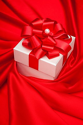 포토 JPG 스튜디오촬영 리본 컬러 포장 실내 선물포장 선물 이벤트 사람없음 장식 빨간색 선물상자 상자 실크 천 오브젝트 국내포토 내부 직물 파일형식