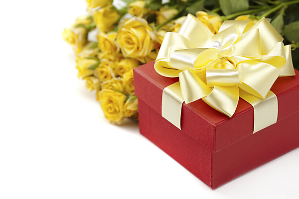 포토 JPG 스튜디오촬영 식물 기념일 꽃 리본 여러송이 잎 포장 실내 선물포장 선물 누끼 이벤트 사람없음 아웃포커스 장식 선물상자 상자 장미 노란색 오브젝트 국내포토 컬러 다수 촬영기법 내부 파일형식