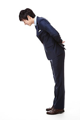 포토 JPG 스튜디오촬영 전신 직업 남자 맨라이프 포즈 비즈니스 모션 실내 숙이기 고개숙이기 한명 서기 미소 웃음 누끼 사람 동양인 정장 20대 성인 옆모습 한국인 예절 인사 직장인 비즈니스맨 뒷짐 공손 남자만 남자한명만 성인남자만 청년만 청년남자만 청년남자한명만 성인한명만 성인남자한명만 성인만 국내포토 1 라이프스타일 옷 뷰포인트 표정 인종 청년 내부 파일형식