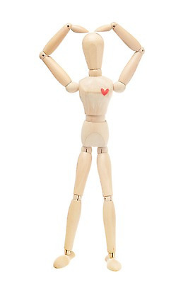 포토 JPG 스튜디오촬영 포즈 모션 실내 사랑 누끼 손짓 사람없음 손들기 모형 피규어 하트 마네킹 목각인형 구체관절인형 나무인형 국내포토 모양 감정 인형 내부 미니어처 파일형식