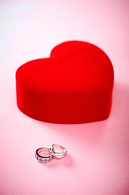 포토 JPG 스튜디오촬영 프로포즈 장신구 실내 선물 사랑 사람없음 상자 하트 반지 보석 예물 결혼반지 반지케이스 하트상자 국내포토 모양 감정 결혼 내부 광석 보관함 파일형식