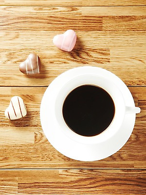 포토 JPG 스튜디오촬영 커피 음료 잔 한잔 실내 사랑 사람없음 장식 컵 하이앵글 돌_바위 하트 차 커피잔 찻잔 컵받침 받침대 아메리카노 스톤 국내포토 모양 1 식기 감정 뷰포인트 내부 파일형식