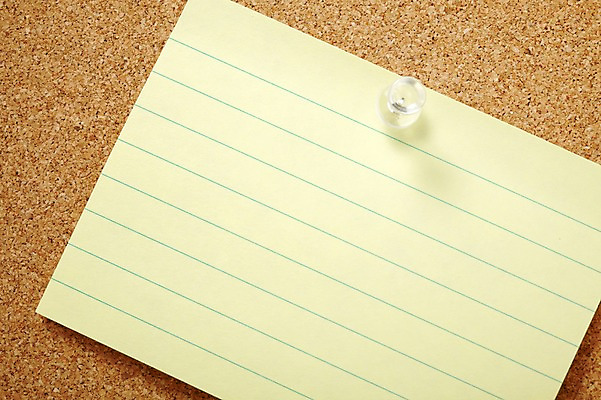 포토 JPG 스튜디오촬영 종이 선 줄 문구용품 학용품 실내 근접촬영 사람없음 사무용품 쪽지 기록 메모지 압정 오브젝트 포스트잇 메모판 한장 코르크보드 국내포토 1 뷰포인트 알림판 내부 파일형식