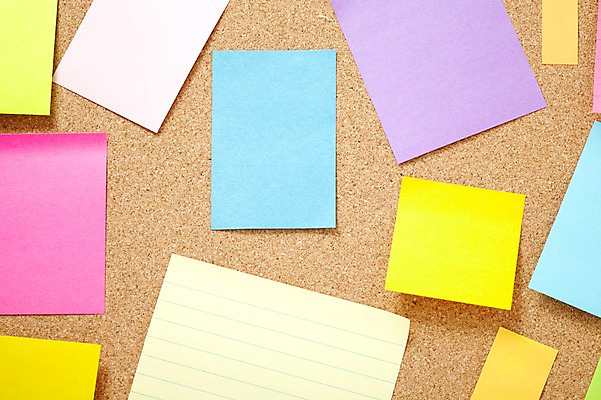 포토 JPG 스튜디오촬영 종이 선 줄 백그라운드 문구용품 학용품 실내 근접촬영 사람없음 컬러풀 사무용품 쪽지 기록 메모지 오브젝트 포스트잇 메모판 여러장 코르크보드 국내포토 뷰포인트 컬러 다수 알림판 내부 파일형식