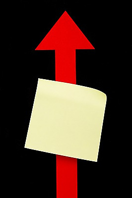 포토 JPG 스튜디오촬영 화살표 종이 컬러 문구용품 학용품 실내 사람없음 빨간색 노란색 사무용품 쪽지 기록 메모지 방향 오브젝트 포스트잇 상승 한장 국내포토 1 컨셉 내부 파일형식