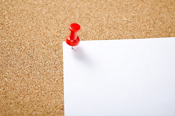 포토 JPG 스튜디오촬영 종이 문구용품 학용품 프레임 실내 근접촬영 사람없음 사무용품 쪽지 기록 메모지 압정 오브젝트 백지 포스트잇 메모판 한장 코르크보드 국내포토 1 뷰포인트 알림판 내부 파일형식