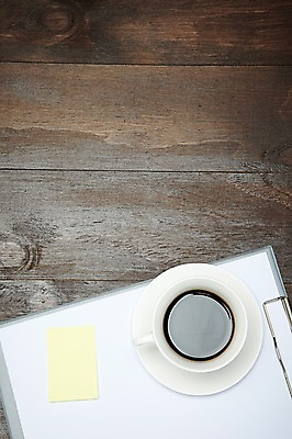 포토 JPG 스튜디오촬영 커피 실내 사람없음 컴퓨터 하이앵글 사무용품 차 커피잔 찻잔 오브젝트 포스트잇 아메리카노 나무배경 국내포토 음료 뷰포인트 백그라운드 문구용품 잔 내부 전자제품 메모지 파일형식