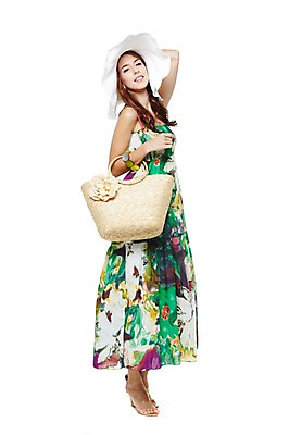 포토 JPG 스튜디오촬영 전신 서양인 외국인 백인 해외기획촬영 모자 우먼라이프 라이프스타일 긴머리 응시 잡화 원피스 여자 2011년태국 여행 포즈 가방 팔찌 휴가 실내 한명 서기 미소 웃음 들기 누끼 사람 20대 성인 옆모습 여름 여름휴가 바캉스 치마 소풍 튜브탑 샌들 튜브탑원피스 비치모자 왕골가방 여자만 여자한명만 성인여자만 청년만 청년여자만 성인한명만 청년여자한명만 성인여자한명만 성인만 국내포토 모자_잡화 1 헤어스타일 시선 옷 계절 뷰포인트 신발 상의 장신구 모션 하의 표정 인종 청년 내부 생활 야외활동 파일형식 여름_계절