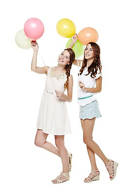 포토 JPG 스튜디오촬영 전신 서양인 외국인 백인 해외기획촬영 우먼라이프 라이프스타일 긴머리 응시 원피스 여자 2011년태국 포즈 반바지 실내 서기 미소 웃음 들기 누끼 사람 20대 성인 두명 옆모습 친구 치마 민소매 샌들 블라우스 풍선 웨지힐 여자만 성인여자만 청년만 청년여자만 성인만 국내포토 헤어스타일 시선 옷 구두 뷰포인트 신발 상의 바지 관계 모션 하의 표정 인종 청년 내부 생활 파일형식