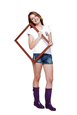 포토 JPG 스튜디오촬영 전신 서양인 외국인 백인 해외기획촬영 우먼라이프 라이프스타일 긴머리 잡화 여자 2011년태국 패션 포즈 액자 반바지 모션 프레임 실내 액자틀 사각틀 장화 한명 서기 미소 웃음 들기 누끼 사람 20대 성인 앞모습 캐주얼 여름 반팔티셔츠 사진틀 여자만 여자한명만 성인여자만 청년만 청년여자만 성인한명만 청년여자한명만 성인여자한명만 성인만 국내포토 1 헤어스타일 옷 계절 뷰포인트 신발 티셔츠 바지 표정 틀 인종 청년 내부 생활 사각형 파일형식