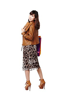 포토 JPG 스튜디오촬영 전신 외국인 해외기획촬영 우먼라이프 라이프스타일 긴머리 잡화 원피스 여자 패션 행복 2011년중국 실내 한명 서기 미소 웃음 들기 누끼 사람 동양인 20대 성인 옆모습 쇼핑 장보기 치마 쇼핑백 중국인 재킷 가을 지갑 하이힐 가죽자켓 킬힐 여자만 여자한명만 성인여자만 청년만 청년여자만 성인한명만 청년여자한명만 성인여자한명만 성인만 국내포토 1 헤어스타일 옷 계절 감정 구두 뷰포인트 가방 모션 하의 표정 인종 청년 내부 생활 외투 여성화 파일형식