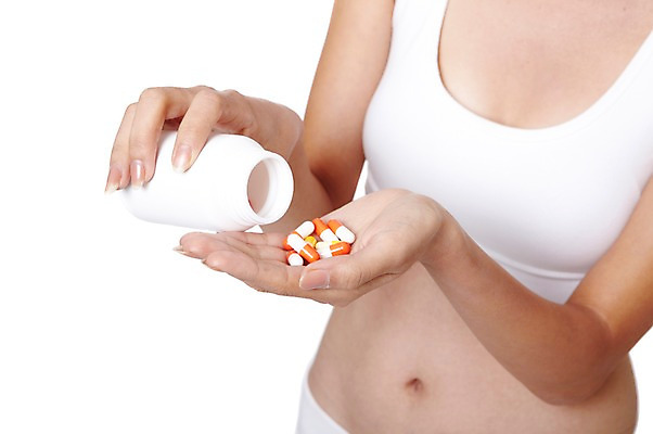 포토 JPG 스튜디오촬영 해외기획촬영 우먼라이프 라이프스타일 손 여자 신체 몸매관리 다이어트 2011년중국 실내 건강 한명 들기 누끼 사람 20대 성인 신체부위 운동복 민소매 알약 약 건강관리 목표 약병 탱크톱 먹기 몸매 열정 다이어트음식 복용 청년만 성인한명만 성인만 국내포토 1 옷 감정 컨셉 상의 의학 모션 관리 청년 내부 생활 병_담는 파일형식