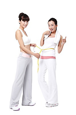 포토 JPG 스튜디오촬영 전신 외국인 해외기획촬영 우먼라이프 라이프스타일 여자 포즈 운동화 몸매관리 다이어트 2011년중국 실내 줄자 건강 서기 미소 웃음 들기 누끼 사람 동양인 20대 성인 두명 운동복 수건 민소매 운동 중국인 건강관리 헬스 도움 목표 탱크톱 연습 측정 트레이너 올림머리 열정 치수 사이즈 치수재기 포니테일 허리사이즈 묶은머리 허리측정 의료성형뷰티 여자만 성인여자만 청년만 청년여자만 성인만 국내포토 헤어스타일 옷 감정 신발 컨셉 상의 모션 표정 자 관리 인종 청년 내부 생활 위생용품 파일형식