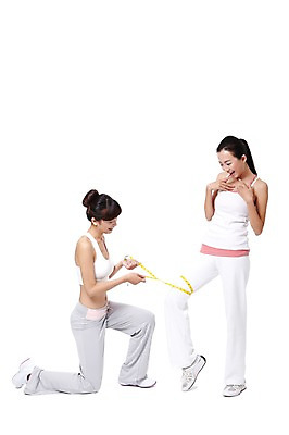 포토 JPG 스튜디오촬영 전신 외국인 해외기획촬영 우먼라이프 라이프스타일 여자 포즈 운동화 몸매관리 다이어트 2011년중국 실내 줄자 건강 서기 미소 웃음 들기 누끼 사람 동양인 20대 성인 두명 옆모습 운동복 민소매 운동 중국인 건강관리 헬스 도움 목표 무릎꿇기 탱크톱 연습 측정 트레이너 올림머리 열정 치수 사이즈 치수재기 포니테일 묶은머리 의료성형뷰티 여자만 성인여자만 청년만 청년여자만 성인만 국내포토 헤어스타일 옷 감정 뷰포인트 신발 컨셉 상의 모션 표정 자 관리 인종 청년 내부 생활 파일형식