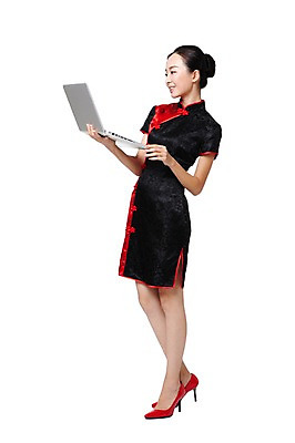 포토 JPG 스튜디오촬영 전신 외국인 해외기획촬영 전통 우먼라이프 라이프스타일 여자 전통문화 문화 구두 포즈 2011년중국 중국문화 실내 한명 서기 미소 웃음 들기 누끼 사람 동양인 20대 성인 옆모습 빨간색 노트북 컴퓨터 상자 중국인 중국 웹서핑 체험 하이힐 전통의상 치파오 여자만 여자한명만 성인여자만 청년만 청년여자만 성인한명만 청년여자한명만 성인여자한명만 성인만 국내포토 1 동양문화 아시아 뷰포인트 컬러 외국문화 신발 컨셉 모션 표정 인종 청년 내부 생활 전자제품 여성화 파일형식