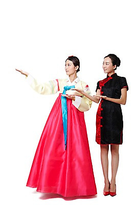 포토 JPG 스튜디오촬영 전신 외국인 해외기획촬영 한국문화 전통 우먼라이프 라이프스타일 응시 여자 전통문화 문화 구두 포즈 2011년중국 모션 중국문화 안내 한국 실내 서기 미소 웃음 누끼 사람 동양인 손짓 20대 성인 두명 앞모습 빨간색 중국인 중국 체험 하이힐 전통의상 한복 치파오 교류 문화교류 외교 여자만 성인여자만 청년만 청년여자만 성인만 국내포토 동양문화 한국전통 시선 아시아 뷰포인트 컬러 외국문화 신발 컨셉 표정 인종 청년 내부 생활 여성화 파일형식