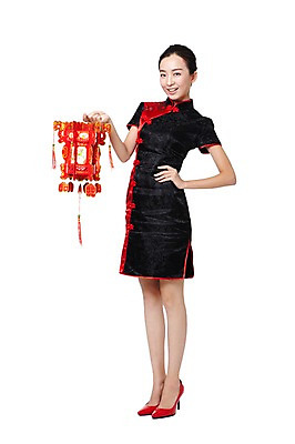 포토 JPG 스튜디오촬영 전신 외국인 해외기획촬영 전통 우먼라이프 라이프스타일 여자 전통문화 문화 구두 허리손 포즈 2011년중국 조명 중국문화 실내 한명 서기 미소 웃음 들기 누끼 사람 동양인 20대 성인 앞모습 빨간색 중국인 중국 체험 하이힐 전통의상 치파오 전통등 여자만 여자한명만 성인여자만 청년만 청년여자만 성인한명만 청년여자한명만 성인여자한명만 성인만 국내포토 1 동양문화 아시아 뷰포인트 컬러 외국문화 신발 컨셉 모션 표정 인종 청년 내부 생활 여성화 파일형식