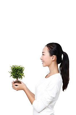 포토 JPG 스튜디오촬영 외국인 나무 식물 해외기획촬영 우먼라이프 라이프스타일 긴머리 여자 캠페인 2011년중국 실내 한명 미소 웃음 들기 누끼 사람 동양인 상반신 20대 성인 옆모습 중국인 자연보호 환경 그린캠페인 보호 포니테일 나무모형 묶은머리 여자만 여자한명만 성인여자만 청년만 청년여자만 성인한명만 청년여자한명만 성인여자한명만 성인만 국내포토 1 헤어스타일 뷰포인트 컨셉 모션 자연 표정 인종 청년 내부 생활 모형 파일형식