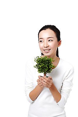 포토 JPG 스튜디오촬영 외국인 나무 식물 해외기획촬영 우먼라이프 라이프스타일 응시 여자 캠페인 2011년중국 실내 한명 미소 웃음 들기 누끼 사람 동양인 상반신 20대 성인 앞모습 중국인 자연보호 환경 그린캠페인 보호 나무모형 여자만 여자한명만 성인여자만 청년만 청년여자만 성인한명만 청년여자한명만 성인여자한명만 성인만 국내포토 1 시선 뷰포인트 컨셉 모션 자연 표정 인종 청년 내부 생활 모형 파일형식