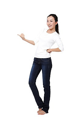 포토 JPG 스튜디오촬영 전신 외국인 해외기획촬영 우먼라이프 라이프스타일 여자 허리손 포즈 2011년중국 모션 맨발 실내 한명 서기 미소 웃음 누끼 사람 동양인 손짓 20대 성인 옆모습 캐주얼 중국인 청바지 가리킴 여자만 여자한명만 성인여자만 청년만 청년여자만 성인한명만 청년여자한명만 성인여자한명만 성인만 국내포토 1 옷 뷰포인트 바지 발 표정 인종 청년 내부 생활 파일형식