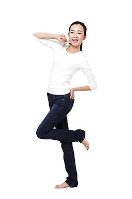 포토 JPG 스튜디오촬영 전신 외국인 해외기획촬영 우먼라이프 라이프스타일 여자 허리손 포즈 2011년중국 모션 맨발 실내 한명 서기 미소 웃음 누끼 사람 동양인 20대 성인 옆모습 캐주얼 중국인 청바지 여자만 여자한명만 성인여자만 청년만 청년여자만 성인한명만 청년여자한명만 성인여자한명만 성인만 국내포토 1 옷 뷰포인트 바지 발 표정 인종 청년 내부 생활 파일형식