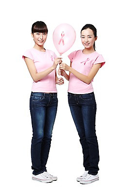 포토 JPG 스튜디오촬영 전신 외국인 해외기획촬영 우먼라이프 라이프스타일 여자 리본 캠페인 분홍색 운동화 2011년중국 실내 서기 미소 웃음 누끼 사람 동양인 20대 성인 두명 앞모습 캐주얼 중국인 청바지 공익캠페인 보호 질병 스니커즈 예방 풍선 유방암 암 핑크리본캠페인 여자만 성인여자만 청년만 청년여자만 성인만 핑크리본 국내포토 옷 뷰포인트 컬러 신발 컨셉 바지 의학 모션 표정 인종 청년 내부 생활 파일형식