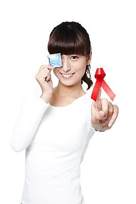 포토 JPG 스튜디오촬영 외국인 해외기획촬영 우먼라이프 라이프스타일 여자 리본 캠페인 분홍색 2011년중국 실내 한명 미소 웃음 들기 누끼 사람 동양인 상반신 20대 성인 앞모습 중국인 공익캠페인 성 보호 질병 예방 유방암 암 성별 핑크리본캠페인 성병 에이즈 여성질환 콘돔 피임기구 여자만 여자한명만 성인여자만 청년만 청년여자만 성인한명만 청년여자한명만 성인여자한명만 성인만 핑크리본 국내포토 1 건축물 뷰포인트 컬러 컨셉 의학 모션 표정 인종 청년 내부 생활 피임 파일형식