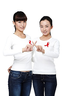 포토 JPG 스튜디오촬영 외국인 해외기획촬영 우먼라이프 라이프스타일 여자 리본 캠페인 분홍색 2011년중국 모션 실내 서기 미소 웃음 누끼 사람 동양인 손짓 20대 성인 두명 앞모습 캐주얼 중국인 금지 청바지 공익캠페인 보호 질병 X 예방 유방암 암 핑크리본캠페인 여성질환 여자만 성인여자만 청년만 청년여자만 성인만 핑크리본 국내포토 알파벳 옷 뷰포인트 컬러 컨셉 바지 의학 표정 인종 청년 내부 생활 파일형식