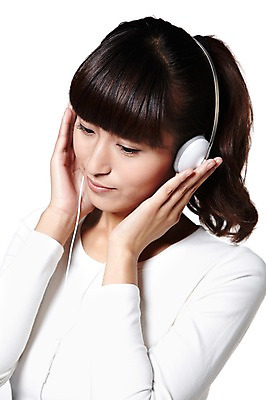 포토 JPG 스튜디오촬영 외국인 해외기획촬영 우먼라이프 라이프스타일 여자 음악 포즈 2011년중국 모션 실내 한명 누끼 사람 동양인 상반신 앞모습 중국인 헤드폰 헤드셋 음악감상 감상 듣기 포니테일 묶은머리 여자만 여자한명만 국내포토 1 헤어스타일 뷰포인트 음향기기 문화예술 인종 내부 생활 파일형식