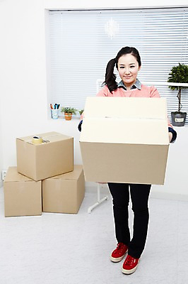 포토 JPG 스튜디오촬영 전신 식물 직업 라이프스타일 여자 화분 포장 CEO 창문 모바일 가위 실내 한명 서기 미소 웃음 들기 사람 동양인 20대 성인 앞모습 상자 한국인 블라인드 옷걸이 쇼핑몰 배송 택배 창업 테이프 온라인쇼핑 모바일쇼핑 박스포장 온라인쇼핑몰 여자만 여자한명만 성인여자만 청년만 청년여자만 성인한명만 청년여자한명만 성인여자한명만 성인만 국내포토 1 뷰포인트 비즈니스 모션 문구용품 표정 인종 청년 내부 생활 쇼핑 운송업 커튼 자영업 온라인 파일형식