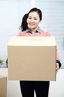 포토 JPG 스튜디오촬영 직업 라이프스타일 여자 포장 CEO 창문 모바일 실내 한명 서기 미소 웃음 들기 사람 동양인 20대 성인 앞모습 상자 한국인 블라인드 쇼핑몰 배송 택배 창업 온라인쇼핑 모바일쇼핑 박스포장 온라인쇼핑몰 여자만 여자한명만 성인여자만 청년만 청년여자만 성인한명만 청년여자한명만 성인여자한명만 성인만 국내포토 1 뷰포인트 비즈니스 모션 표정 인종 청년 내부 생활 쇼핑 운송업 커튼 자영업 온라인 파일형식