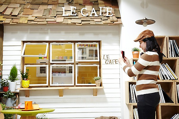 포토 JPG 스튜디오촬영 식물 모자 라이프스타일 여자 화분 커피 음료 음식 창문 탁자 조명 잔 책장 실내 한명 서기 들기 사람 동양인 20대 성인 옆모습 책 컵 카메라 케이크 식당 다이어리 사진촬영 촬영 카페 한국인 평가 맛집 리뷰 블로거 파워블로거 여자만 여자한명만 성인여자만 청년만 청년여자만 성인한명만 청년여자한명만 성인여자한명만 성인만 1인미디어 국내포토 1 식기 잡화 뷰포인트 가구 모션 디저트 인종 청년 내부 생활 전자제품 상점 사무용품 방송 파일형식