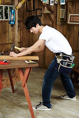 포토 JPG 스튜디오촬영 전신 나무 직업 라이프스타일 남자 액자 창문 탁자 실내 한명 서기 들기 사람 동양인 20대 성인 목재 옆모습 한국인 도구 공구 램프 붓 작업 못 작업실 작업장 망치 목수 창업 목공예 작업도구 톱 펜치 작업주머니 가구공방 DIY 망치질 기념사진 대패 못질 남자만 남자한명만 성인남자만 청년만 청년남자만 청년남자한명만 성인한명만 성인남자한명만 성인만 국내포토 식물 1 산업 뷰포인트 가구 재료 모션 조명 인종 청년 취미 내부 생활 공예 자영업 파일형식