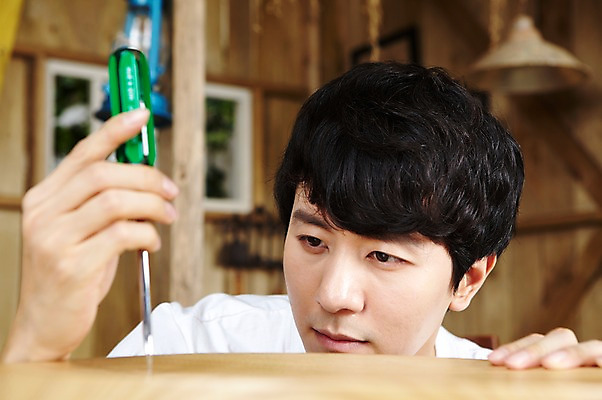 포토 JPG 스튜디오촬영 나무 직업 라이프스타일 남자 재료 실내 한명 들기 사람 동양인 20대 성인 목재 앞모습 아웃포커스 한국인 도구 공구 작업 작업실 작업장 드라이버 목수 창업 목공예 가구공방 DIY 남자만 남자한명만 성인남자만 청년만 청년남자만 청년남자한명만 성인한명만 성인남자한명만 성인만 국내포토 식물 1 산업 뷰포인트 모션 촬영기법 인종 청년 취미 내부 생활 공예 자영업 파일형식