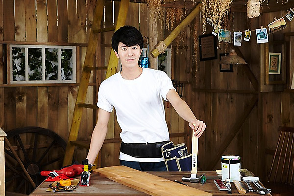 포토 JPG 스튜디오촬영 나무 직업 라이프스타일 남자 액자 사다리 창문 탁자 실내 줄자 한명 사람 동양인 상반신 20대 성인 목재 앞모습 팔짱 페인트 한국인 도구 공구 스패너 붓 작업 못 바퀴 작업실 작업장 드라이버 망치 목수 드릴 창업 페인트통 목공예 작업도구 톱 펜치 작업주머니 가구공방 DIY 기념사진 남자만 남자한명만 성인남자만 청년만 청년남자만 청년남자한명만 성인한명만 성인남자한명만 성인만 국내포토 식물 1 산업 뷰포인트 가구 재료 모션 통 자 인종 청년 취미 내부 생활 공예 자영업 파일형식