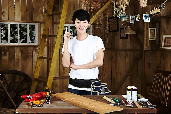 포토 JPG 스튜디오촬영 나무 직업 라이프스타일 남자 액자 사다리 창문 탁자 실내 줄자 한명 미소 웃음 사람 동양인 손짓 상반신 20대 성인 목재 앞모습 페인트 한국인 도구 공구 스패너 붓 작업 못 바퀴 작업실 작업장 드라이버 망치 목수 드릴 창업 페인트통 목공예 작업도구 톱 펜치 작업주머니 가구공방 DIY 기념사진 남자만 남자한명만 성인남자만 청년만 청년남자만 청년남자한명만 성인한명만 성인남자한명만 성인만 국내포토 식물 1 산업 뷰포인트 가구 재료 모션 통 표정 자 인종 청년 취미 내부 생활 공예 자영업 파일형식