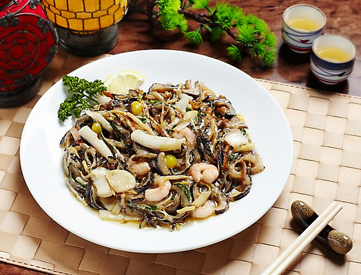 포토 JPG 그릇 음식 젓가락 탁자 새우 중국문화 실내 요리 사람없음 장식 컵 중식 식당 식사 해물요리 해산물 중국집 해삼 죽순 유산슬 은행열매 국내포토 동양문화 식기 열매 외국문화 가구 수저 갑각류 내부 상점 파일형식