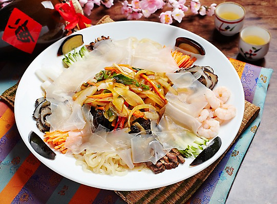 포토 JPG 그릇 접시 음식 탁자 오이 새우 중국문화 실내 육류 요리 사람없음 장식 컵 중식 식사 버섯 해물요리 식탁보 해산물 오징어 해삼 양장피 오리알 국내포토 동양문화 식기 외국문화 가구 채소 식재료 연체동물 갑각류 내부 알 수중동물 파일형식