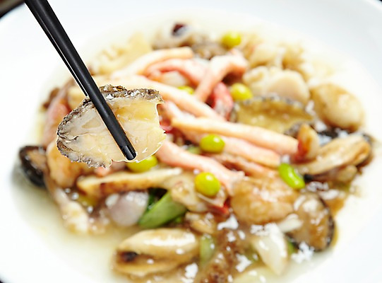 포토 JPG 그릇 식기 접시 음식 외국문화 젓가락 중국문화 실내 요리 근접촬영 사람없음 아웃포커스 중식 식당 식사 해물요리 해산물 전복 중국집 갑오징어 게살 관자 은행열매 국내포토 동양문화 열매 문화 뷰포인트 어패류 촬영기법 수저 내부 상점 오징어 파일형식