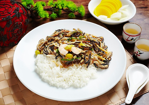 포토 JPG 나무 식물 그릇 식기 음식 외국문화 식탁 탁자 양파 조명 잔 새우 중국문화 수저 실내 요리 사람없음 장식 컵 중식 식당 숟가락 식사 해물요리 식탁보 소나무 차 찻잔 해산물 덮밥 단무지 중국집 해삼 죽순 유산슬덮밥 유산슬밥 은행열매 국내포토 동양문화 열매 문화 음료 가구 채소 밥 갑각류 내부 상점 파일형식