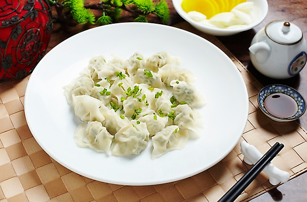 포토 JPG 식물 그릇 식기 접시 음식 외국문화 젓가락 식탁 탁자 주전자 양파 중국문화 실내 요리 사람없음 장식 중식 식당 식사 식탁보 소나무 만두 단무지 간장 종지 중국집 물만두 국내포토 나무 동양문화 문화 가구 채소 주방용품 수저 내부 상점 양념 파일형식