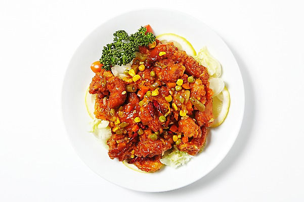 포토 JPG 그릇 식기 접시 음식 조각 외국문화 채소 과일 콩 중국문화 실내 파슬리 육류 옥수수 요리 사람없음 장식 중식 식사 닭고기 레몬 완두콩 깐풍기 국내포토 동양문화 문화 식재료 곡류 내부 파일형식